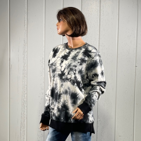*Sovereign Code Women’s Black & white Tie Dye Oversized Pullover Sz M - Picture 5 of 9
